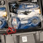 جعبه ابزار اضطراری خودرویی>جک برقی، چکش شیشه‌شکن، پمپ باد، بکس برقی چرخ، کابل فندکی، دستکش و چراغ قوه + گارانتی